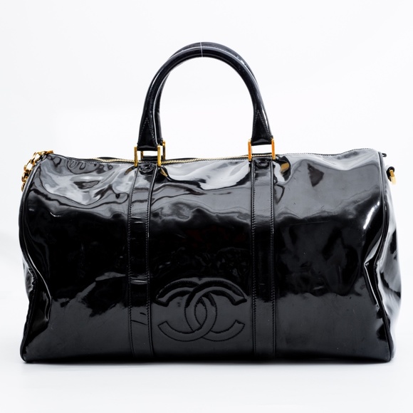 CHANEL VINTAGE BLACK PATENT CC DUFFLE BOSTON BAG (1996) - Picture 2 of 9